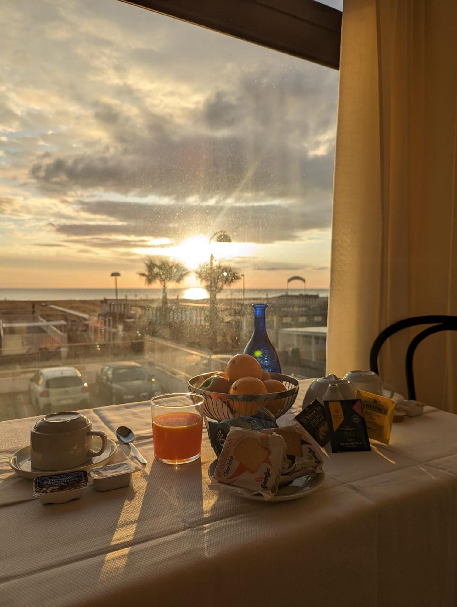 Grand Meeting Hotel Rimini Buitenkant foto